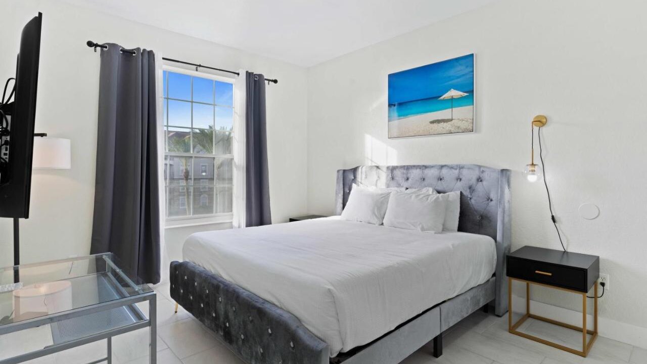 4862-303 Fresh & Modern 3-BD Condo at Vista Cay - Image 14