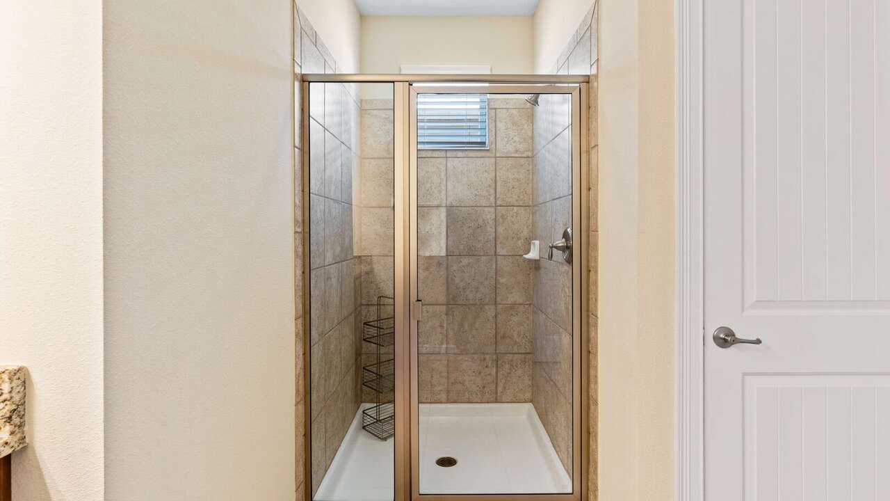 500 Luxurious 8BR Villa with Private Pool/Spa - Image 31