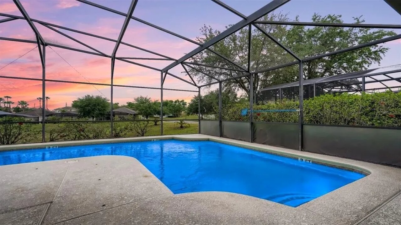 509 Relax & Play at This 6BR Pool Home - Image 6
