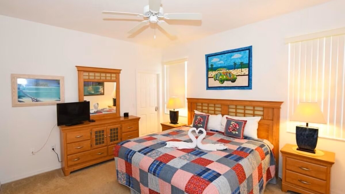 509 Relax & Play at This 6BR Pool Home - Image 41