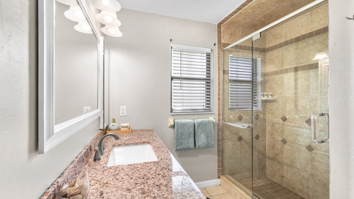 Florida Flair Villa - Image 13