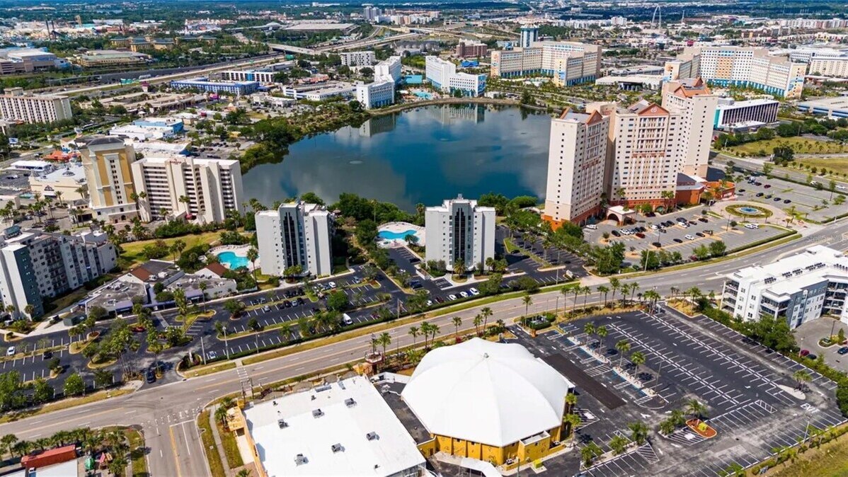 2301 Enclave Skyline condo Near Universal - Image 9