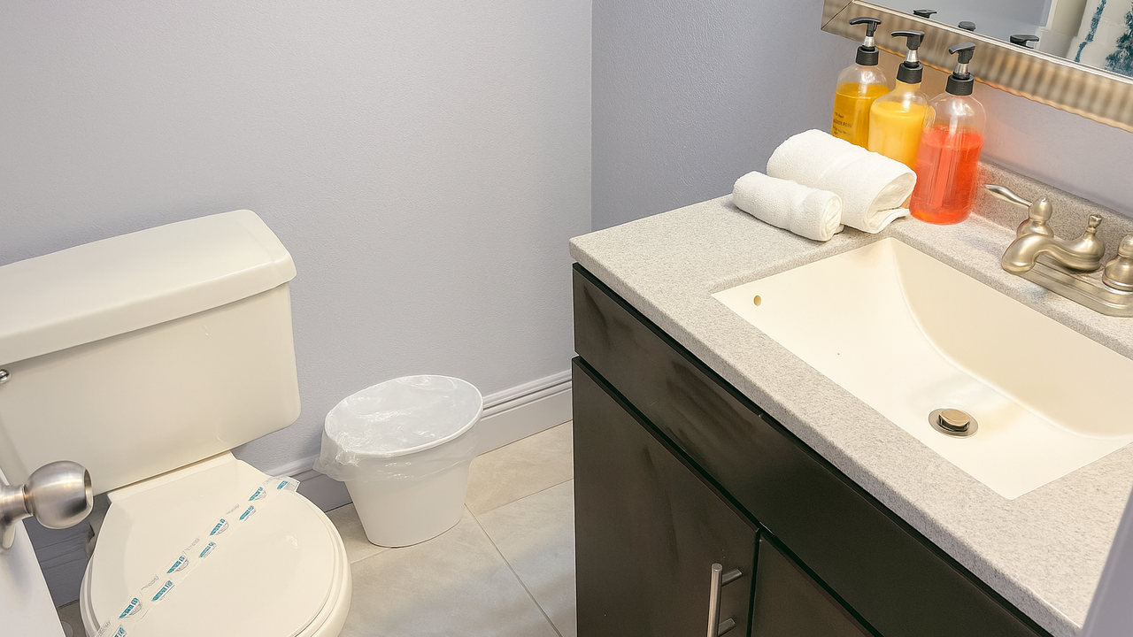 2301 Enclave Skyline condo Near Universal - Image 33