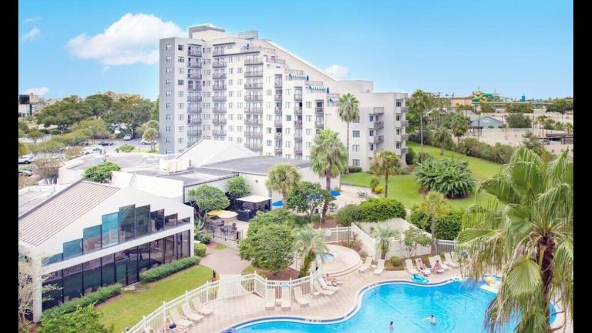 2301 Enclave Skyline condo Near Universal - Image 42