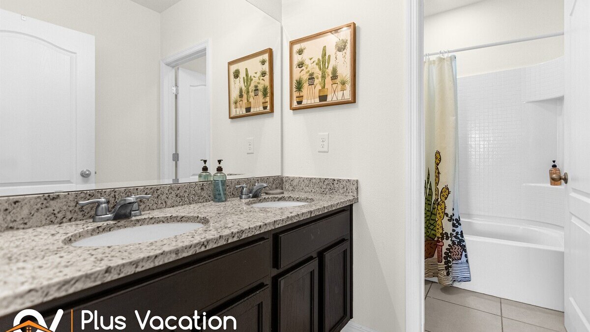 7053 Cozy retreat 5 bed-pool-movie - Image 27