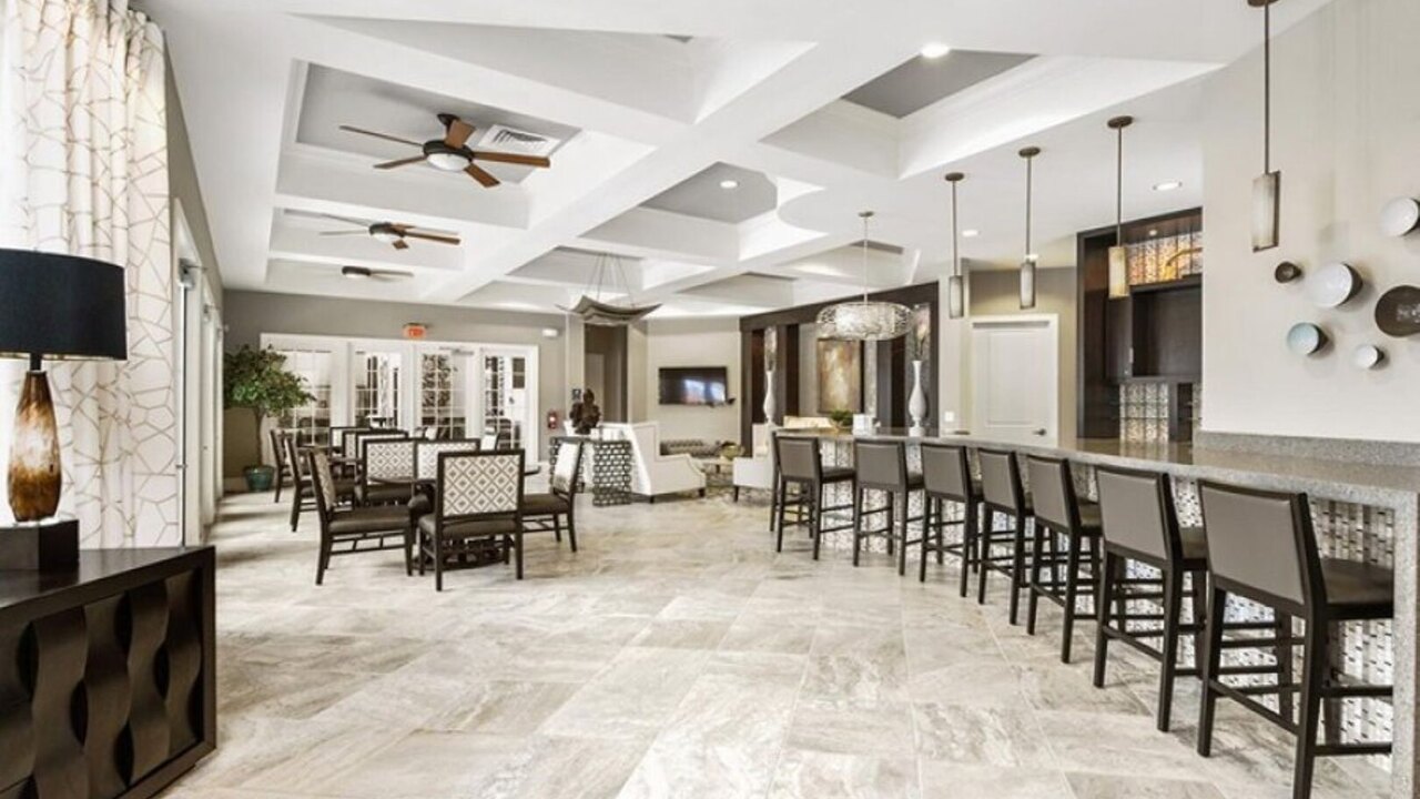 7053 Cozy retreat 5 bed-pool-movie - Image 65