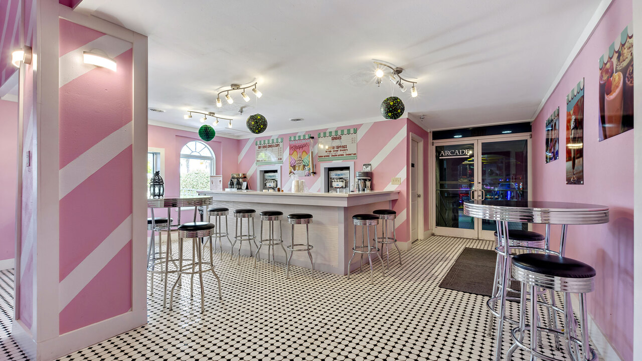 1307 Charming Regal Palms Villa - Image 9