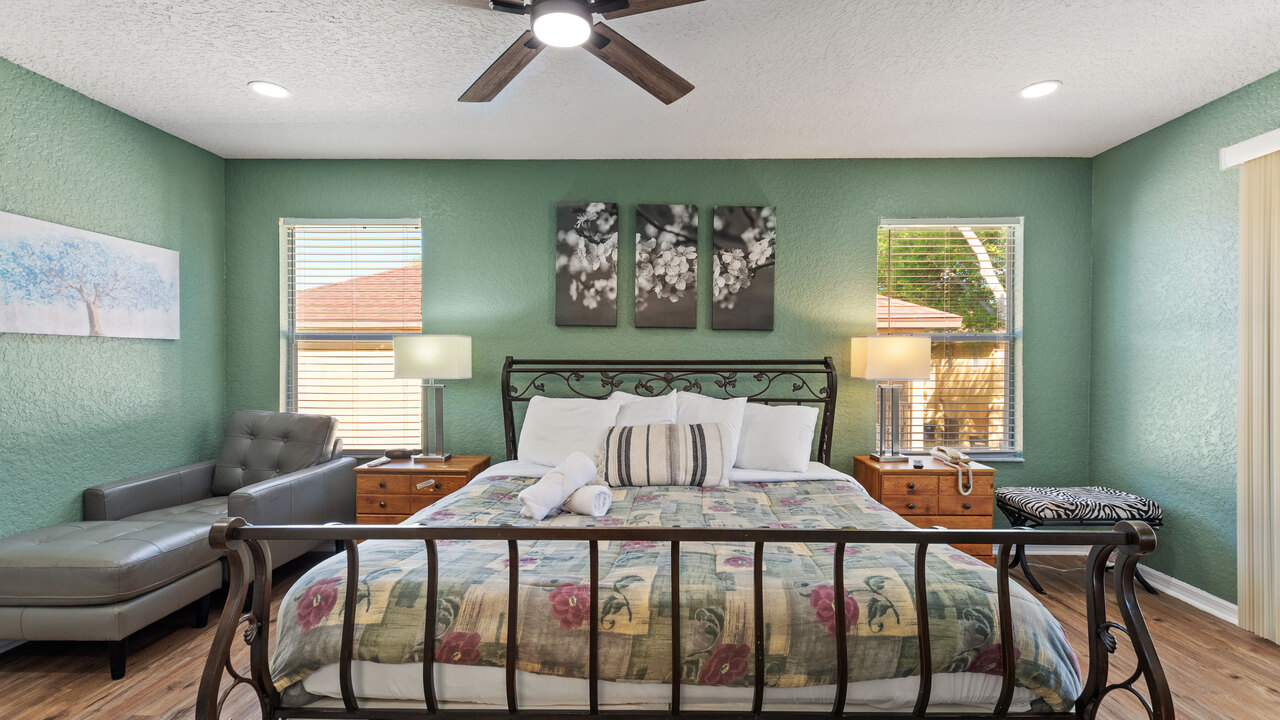 1307 Charming Regal Palms Villa - Image 36