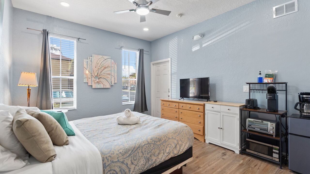 1307 Cozy Studio Retreat at Regal Palms Resort - Image 6