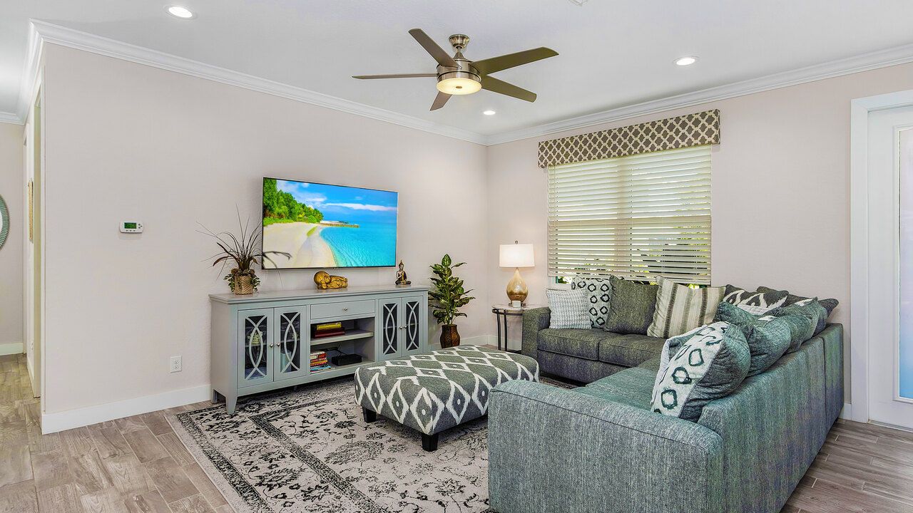 Becky Villa - Image 7