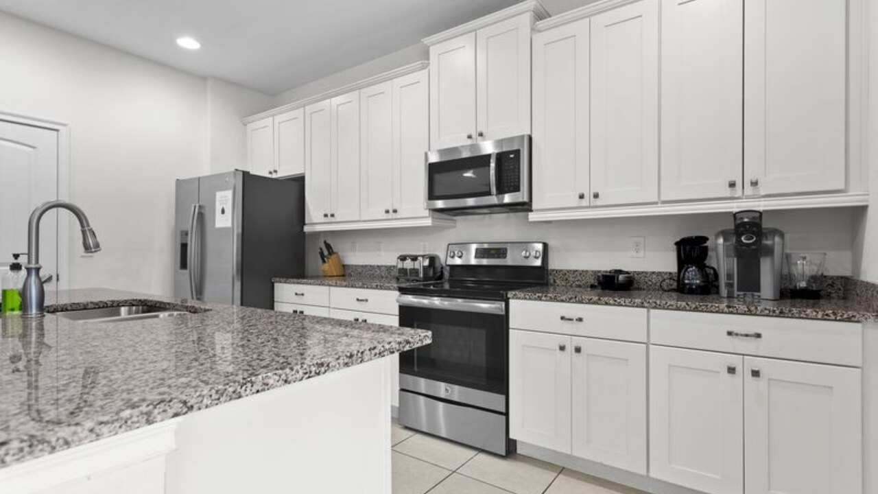 320 Pet Friendly 6BD Villa - Pool&Spa - Image 6