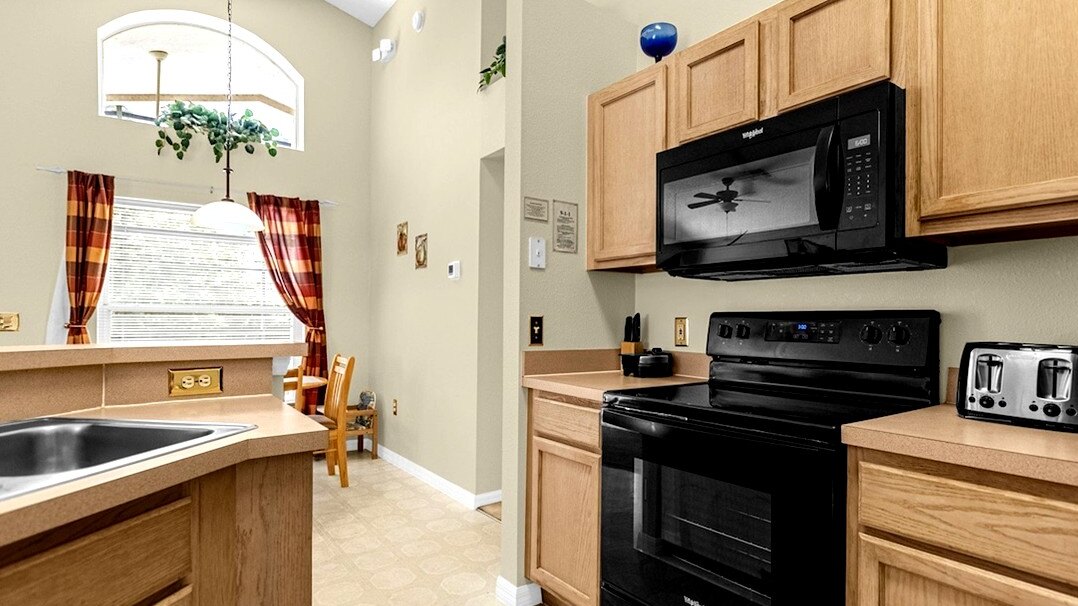 1061-Fun, Bright Pool Home Near Disney - Image 7