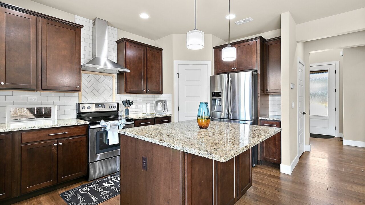 14314 The Puyallup Getaway 4BD Home - Image 11