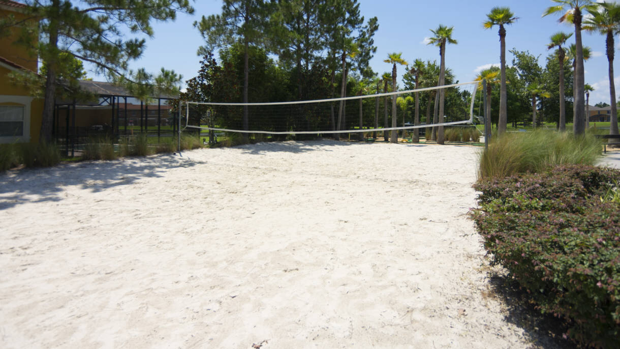 213 Luxury 4BR Home w/ Pool & Game Room - Image 14