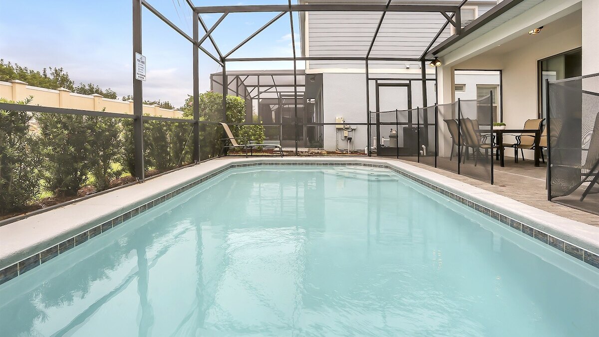 2440 One of a Kind 5bd&4ba VILLA - Image 9