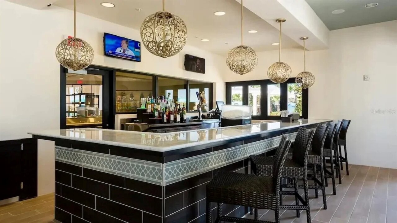 2440 One of a Kind 5bd&4ba VILLA - Image 34