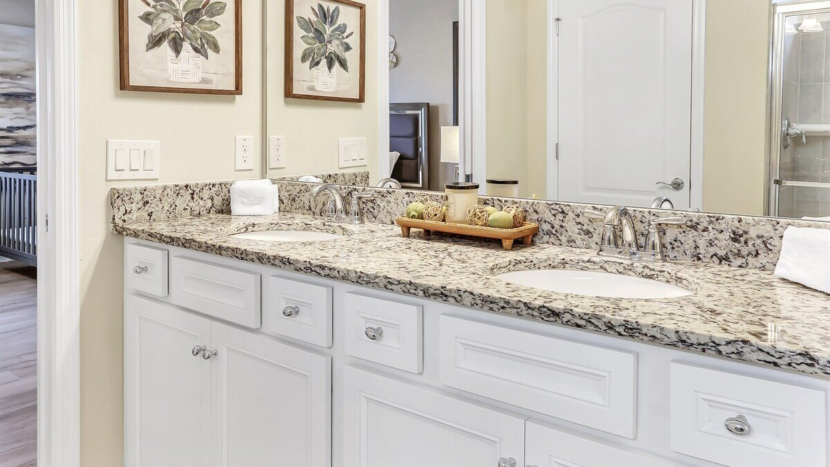2440 One of a Kind 5bd&4ba VILLA - Image 62