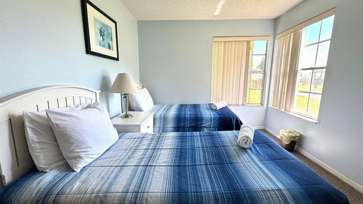2492 Your home away from Home! - Image 15