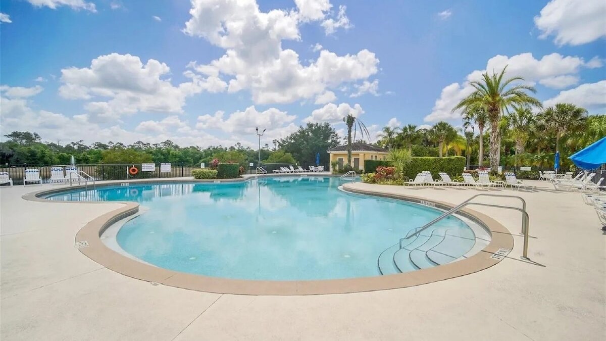 2723 Indulging 2/2 Condo near Disney - Image 35