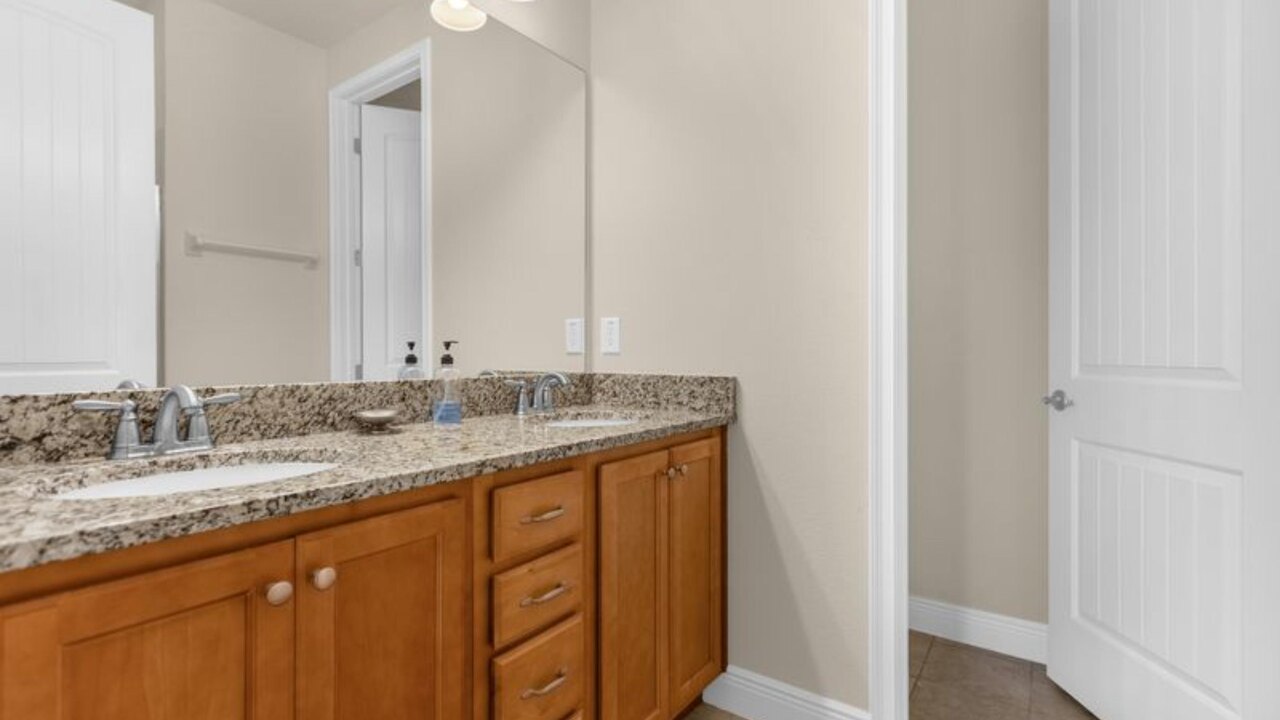 350 Villa - 8BD - Private Pool - Game room - Image 18