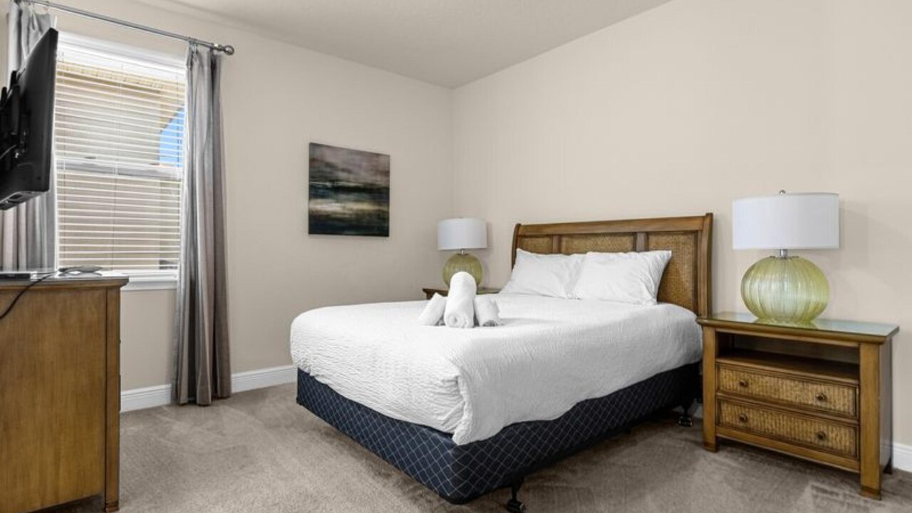 350 Villa - 8BD - Private Pool - Game room - Image 23