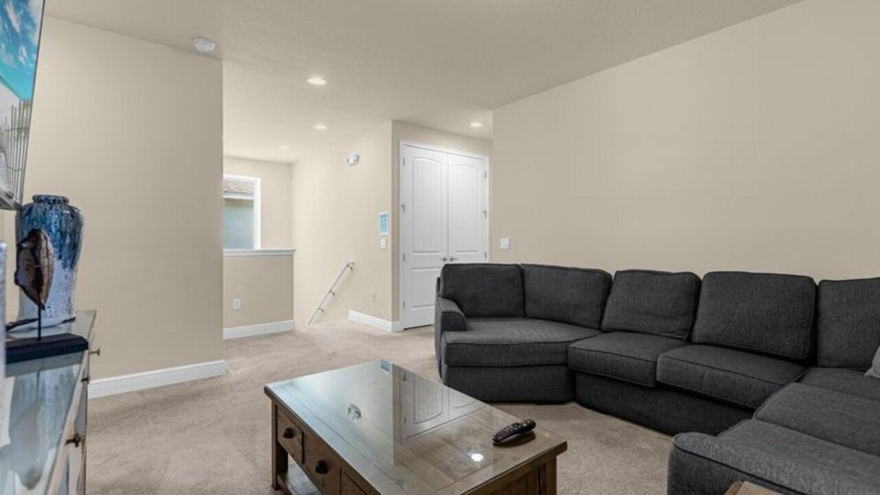 350 Villa - 8BD - Private Pool - Game room - Image 25