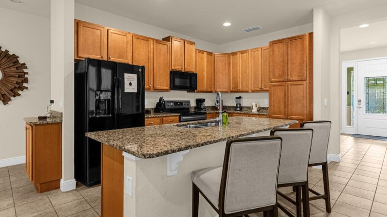 350 Villa - 8BD - Private Pool - Game room - Image 24