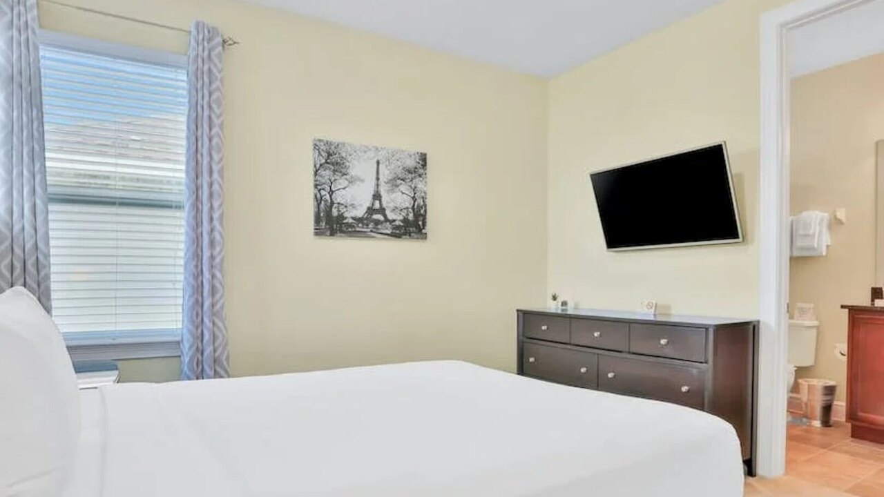 351 Spacious 6-Bedroom Family Retreat with Private Pool Near Disney | Sleeps 14 | Kissimmee - Image 16