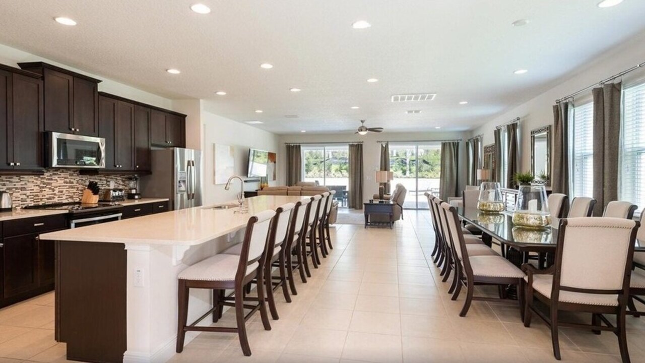 361-Ultimate Mansion-9Bed-Pool/Spa/Game - Image 13