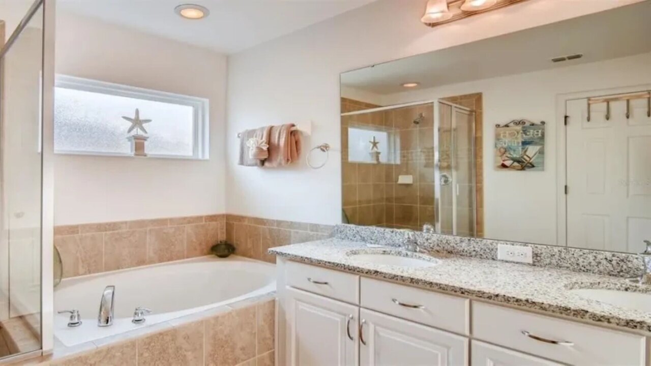 427 Wonderful 6 Bed near Disney - Image 32