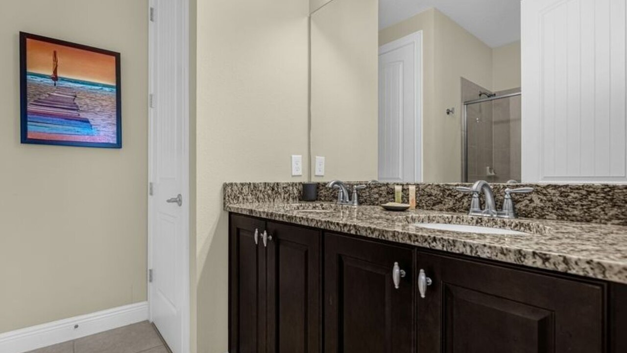 431 Villa - Spacious 7BD - Screened Pool&SPA - Image 21