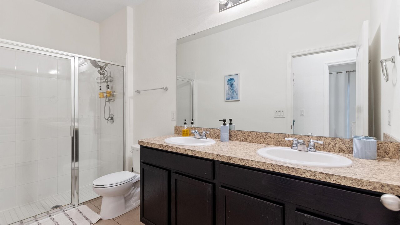 4723 Private 4BR Oasis w/ Pool Near Disney - Image 18