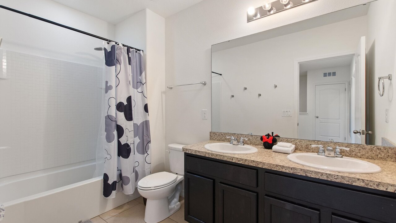 4723 Private 4BR Oasis w/ Pool Near Disney - Image 23