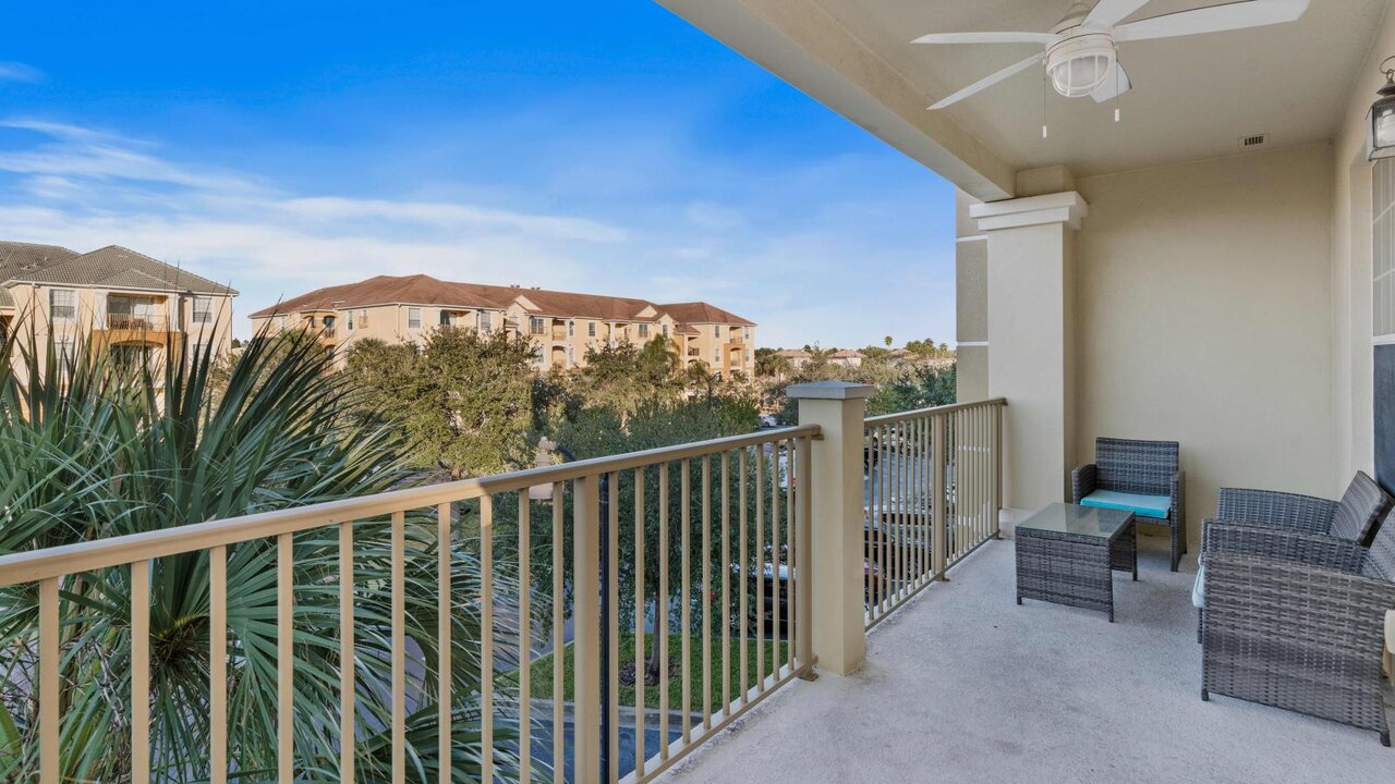 4804 Stylish 4BR Townhouse at Vista Cay #307 - Image 24